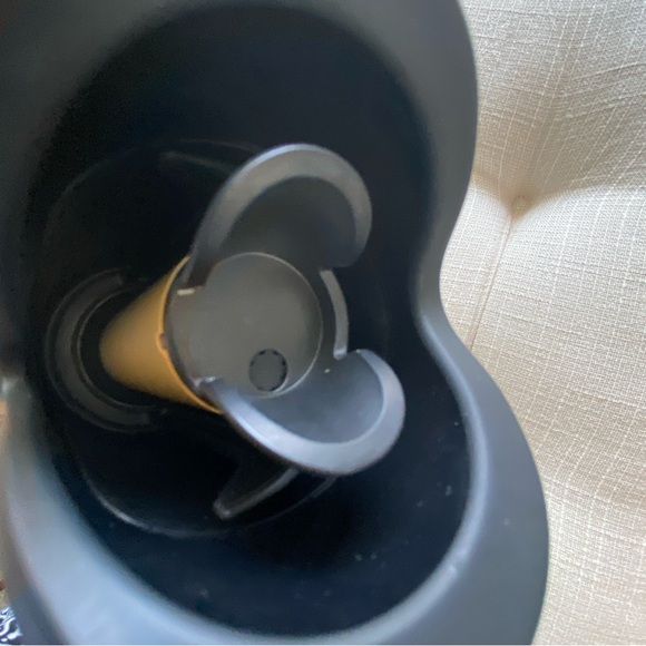 CHI Spin N Curl Special Edition 1" Ceramic Rotating Hair Curler
Like New! - Picture 2 of 5